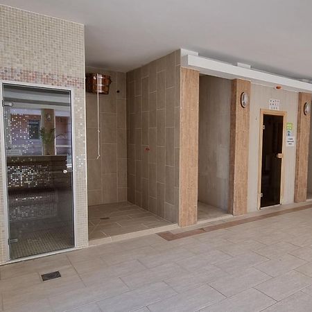 Relax Wellness Studio Hajduszoboszlo Apartment Екстериор снимка