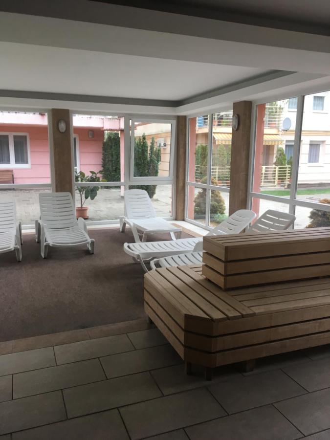 Relax Wellness Studio Hajduszoboszlo Apartment Екстериор снимка